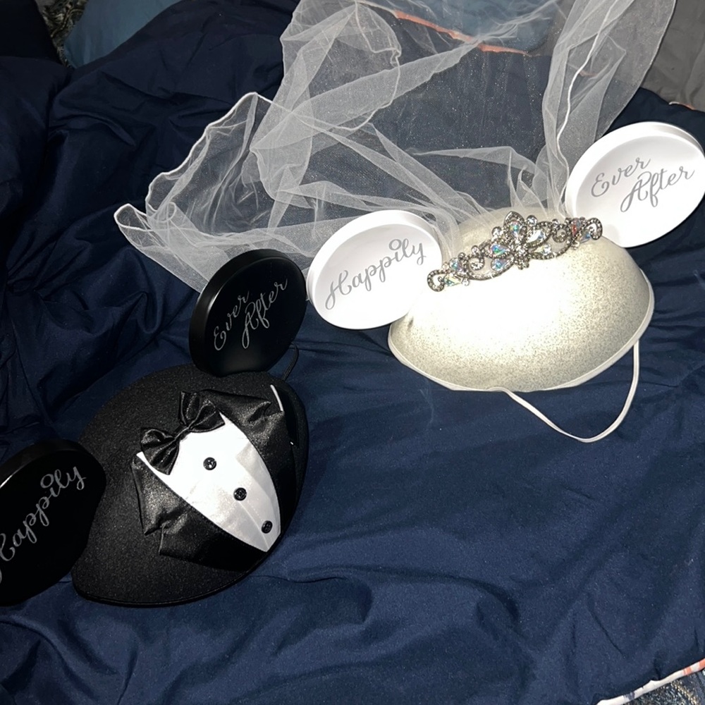 Mrs&&Mr Mickey ears